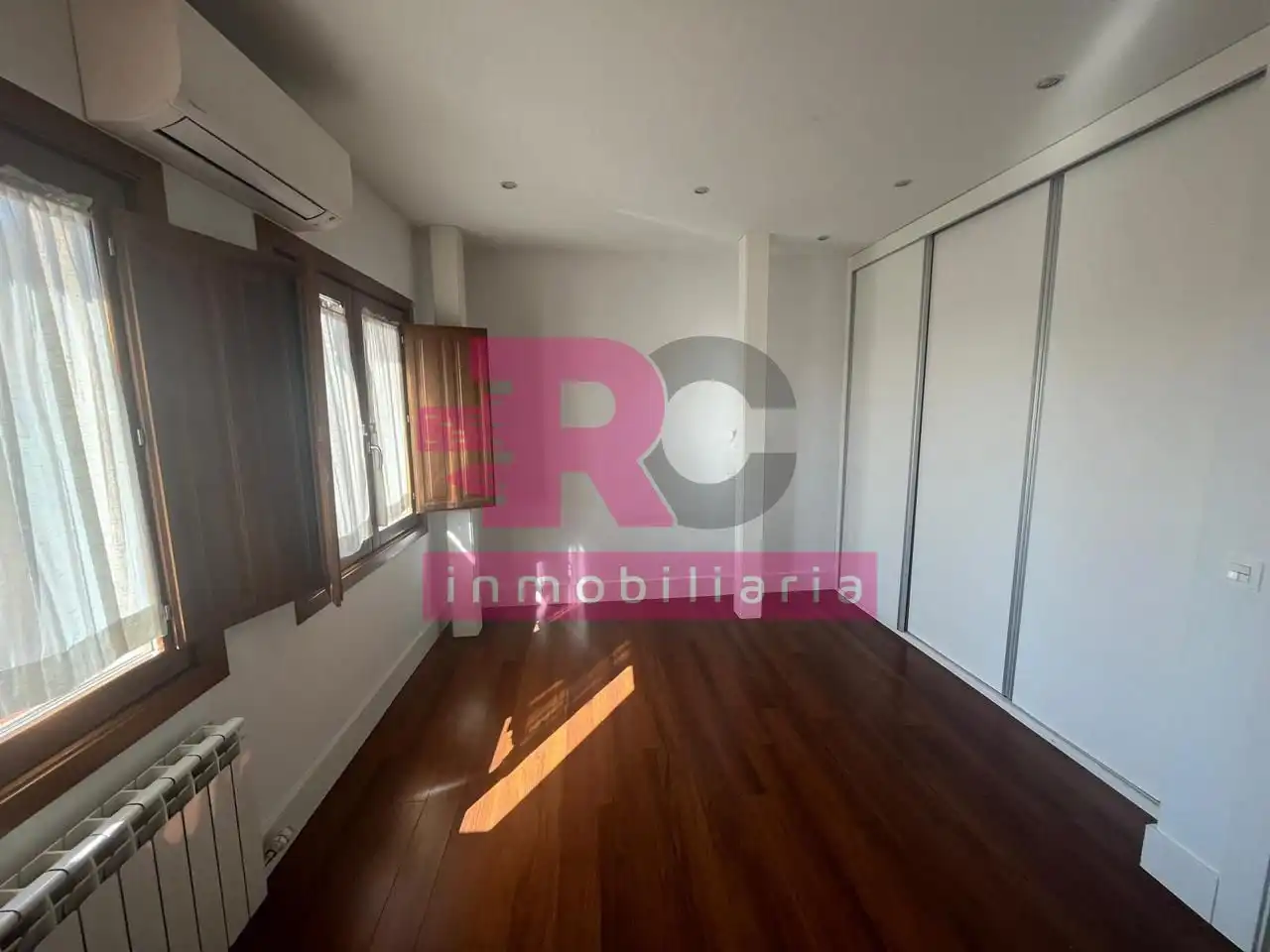 Habitación de Ático en venta en Salamanca con Aire acondicionado y Calefacción