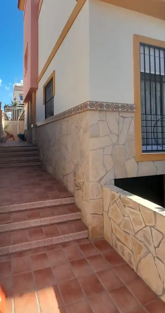 Casa adosada en venta en Algarrobo con Calefacción, Jardín privado y Terraza