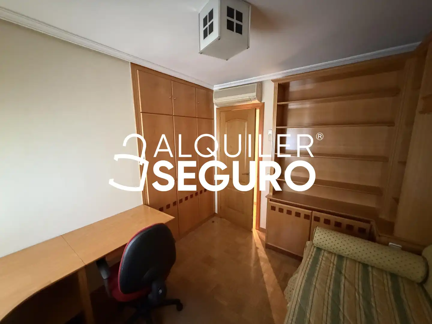 Bedroom of Flat for rent in Leganés  with Air Conditioner, Heating and Storage room
