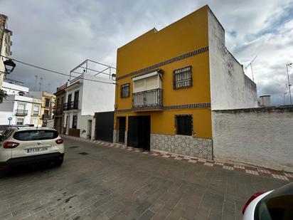 Exterior view of Single-family semi-detached for sale in Alcalá del Río