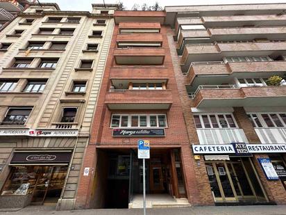 Vista exterior de Pis en venda en Manresa amb Aire condicionat, Calefacció i Terrassa