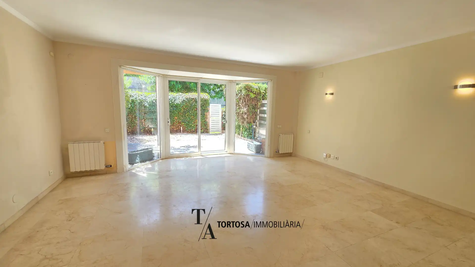 Adossat amb piscina en venda a Golf - Can Trabal, imagen 5