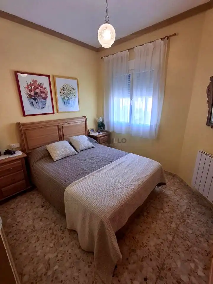 Dormitori de Casa o xalet en venda en Cascante del Río amb Calefacció, Terrassa i Moblat
