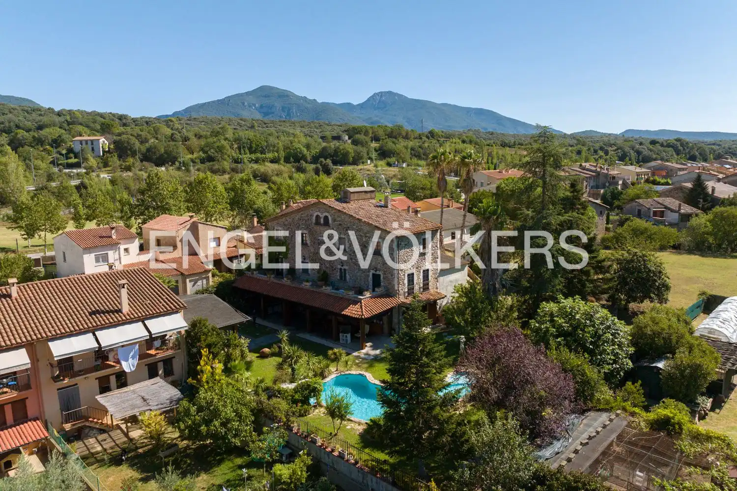 Vista exterior de Casa adosada en venda en Argelaguer amb Aire condicionat, Calefacció i Jardí privat