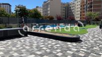 Swimming pool of Flat to rent in  Madrid Capital  with Air Conditioner, Heating and Parquet flooring