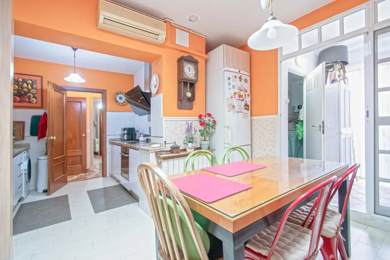 Cocina de Casa adosada en venta en Gines con Aire acondicionado, Jardín privado y Trastero