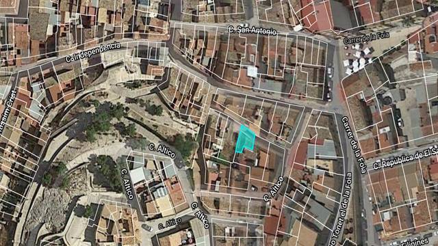 Terreno en Venta en C/ Les Cantereries  en Petrer