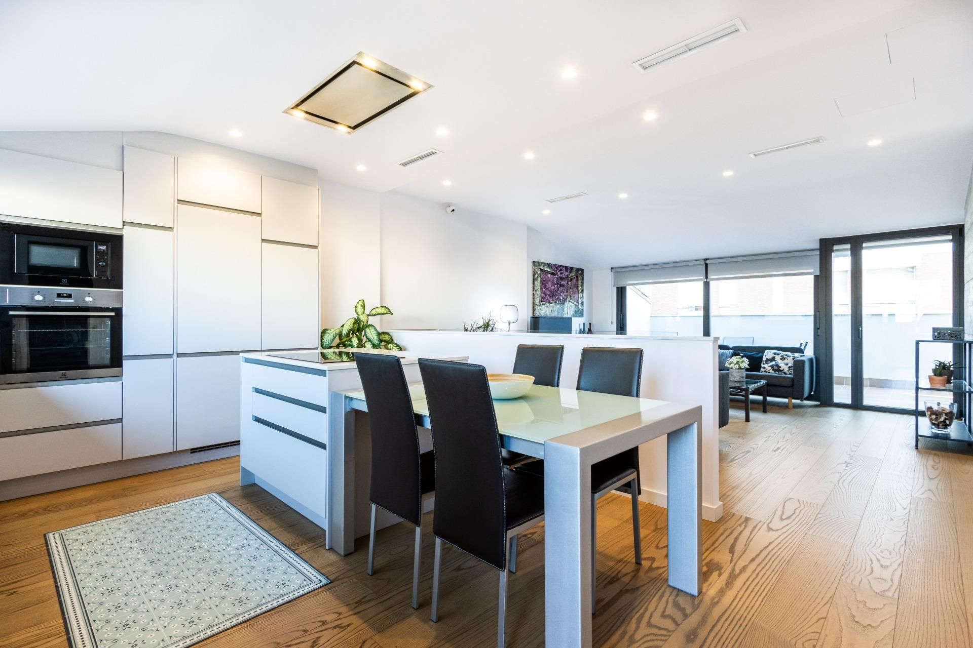 Dachboden zur Miete in Pasaje de Colom, Centre , Centre - Sant Oleguer