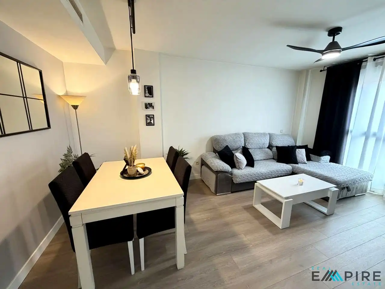 Sala de estar de Piso en venta en El Viso de San Juan con Aire acondicionado, Calefacción y Amueblado