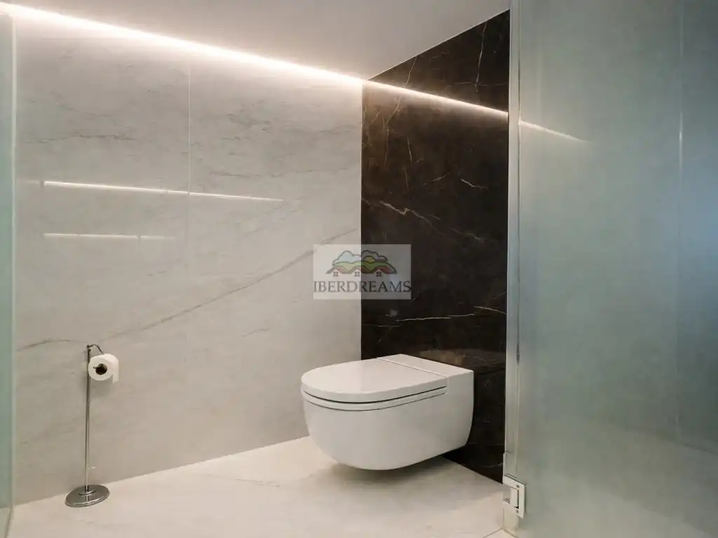 Baño de Piso en venta en Barcelona con Jardín privado, Terraza y Piscina