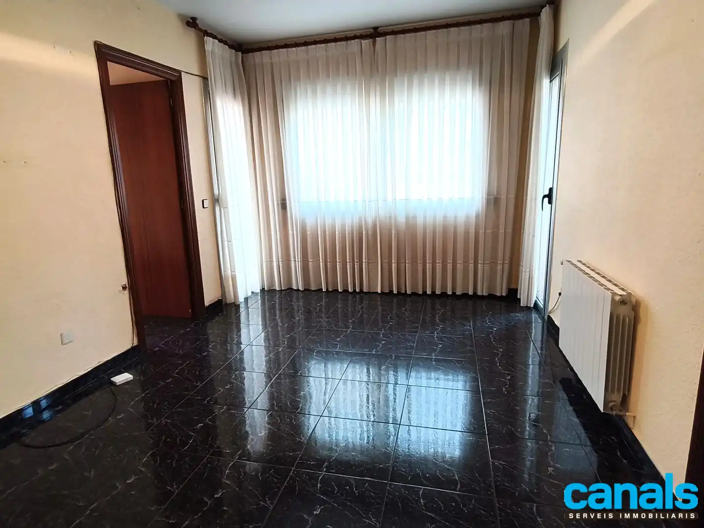 Living room of Flat for sale in Cerdanyola del Vallès  with Heating, Oven and Balcony
