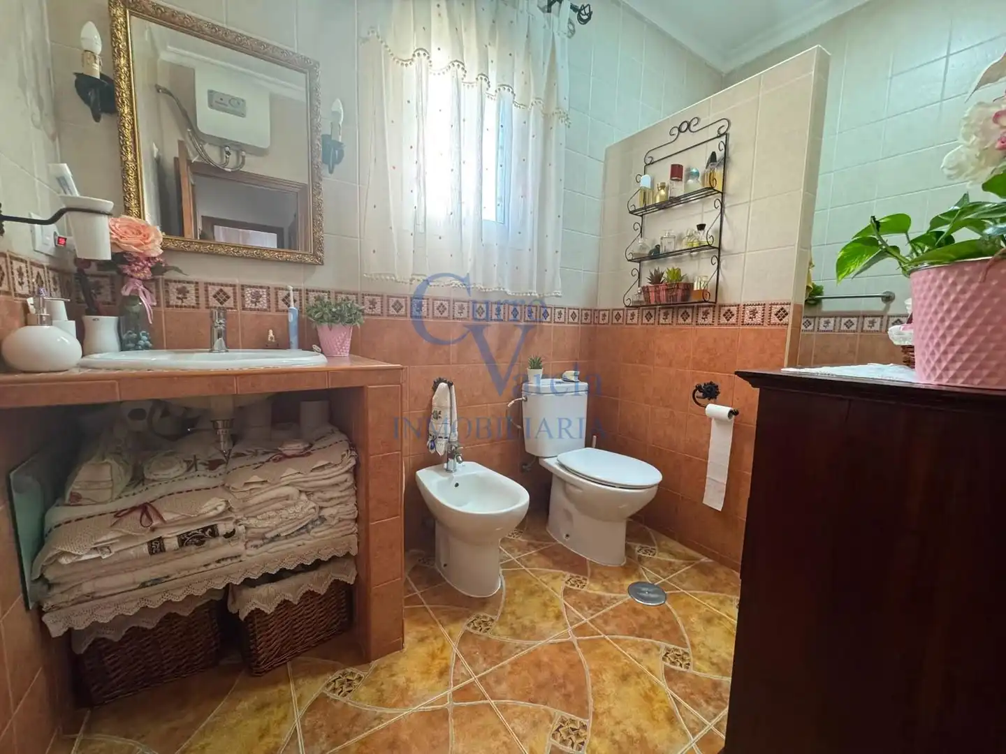 Bany de Finca rústica en venda en Dos Hermanas amb Aire condicionat, Calefacció i Jardí privat