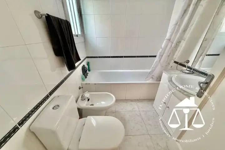 Bathroom of Attic for sale in Barcelona  with Air Conditioner and Terrace