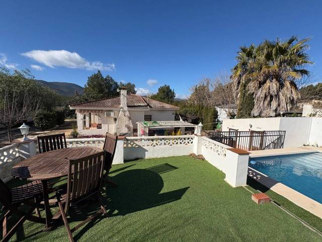 Casa-chalet en Venta en Urbanizacion TEROL en Tibi