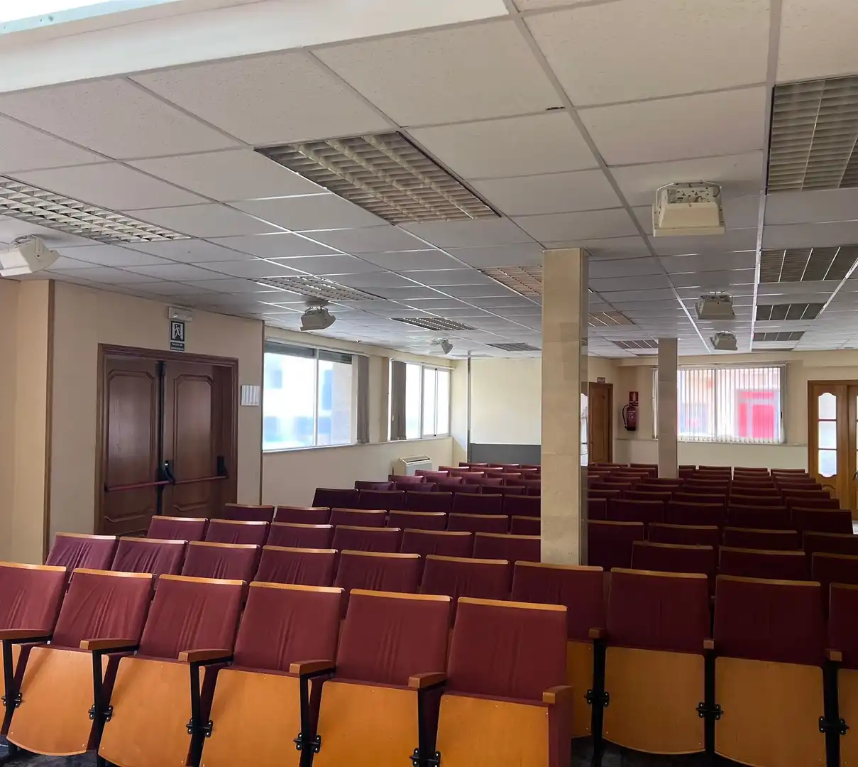 Local de lloguer en Vilassar de Dalt amb Aire condicionat, Calefacció i Terrassa