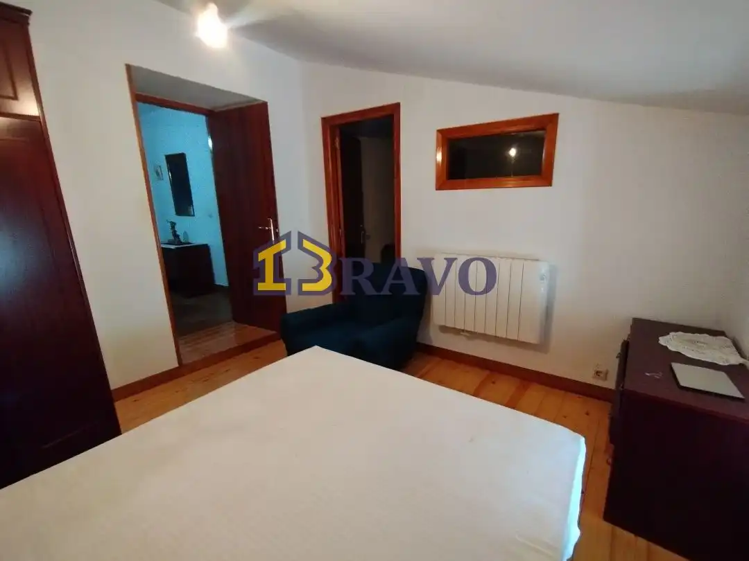 Habitación de Casa adosada en venta en Junta de Traslaloma con Calefacción, Jardín privado y Amueblado