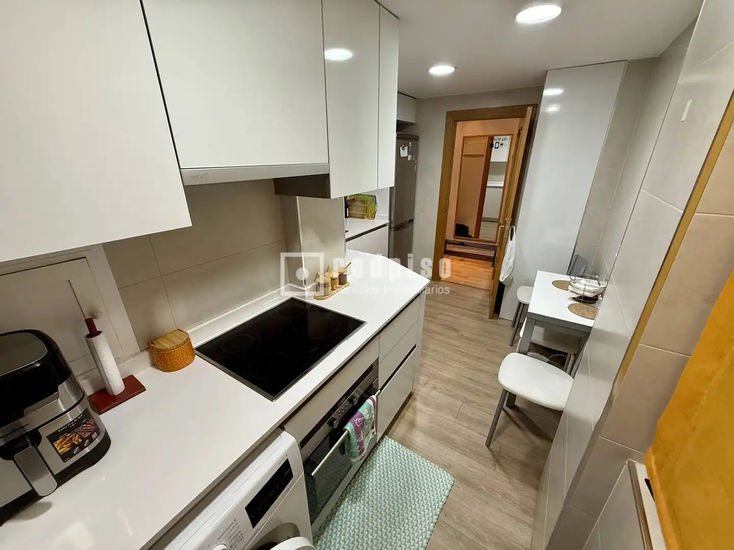 Küche von Wohnung zum Verkauf in Madrid mit Klimaanlage, Heizung und Privatgarten