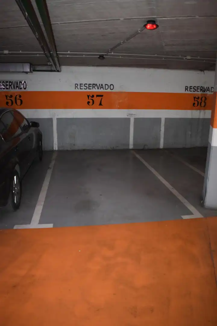 Einzelparkplatz mit Aufzug zur Miete in Ausias March, imagen 8