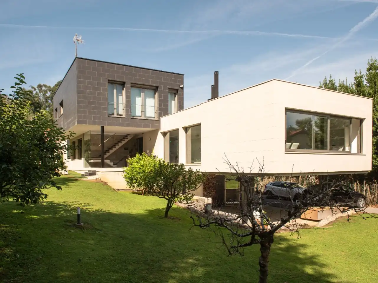 Vista exterior de Casa o chalet en venta en Riotuerto con Terraza y Balcón