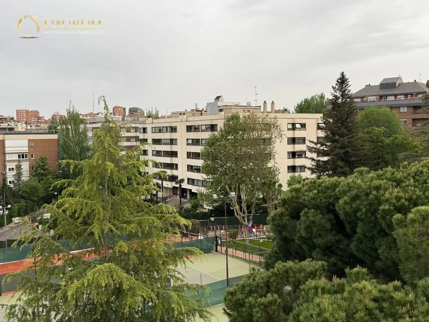 Vista exterior de Ático en venta en Madrid con Aire acondicionado, Calefacción y Terraza