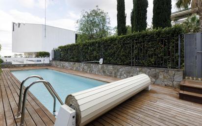 Swimming pool of Flat to rent in  Barcelona Capital  with Private garden, Terrace and Storage room