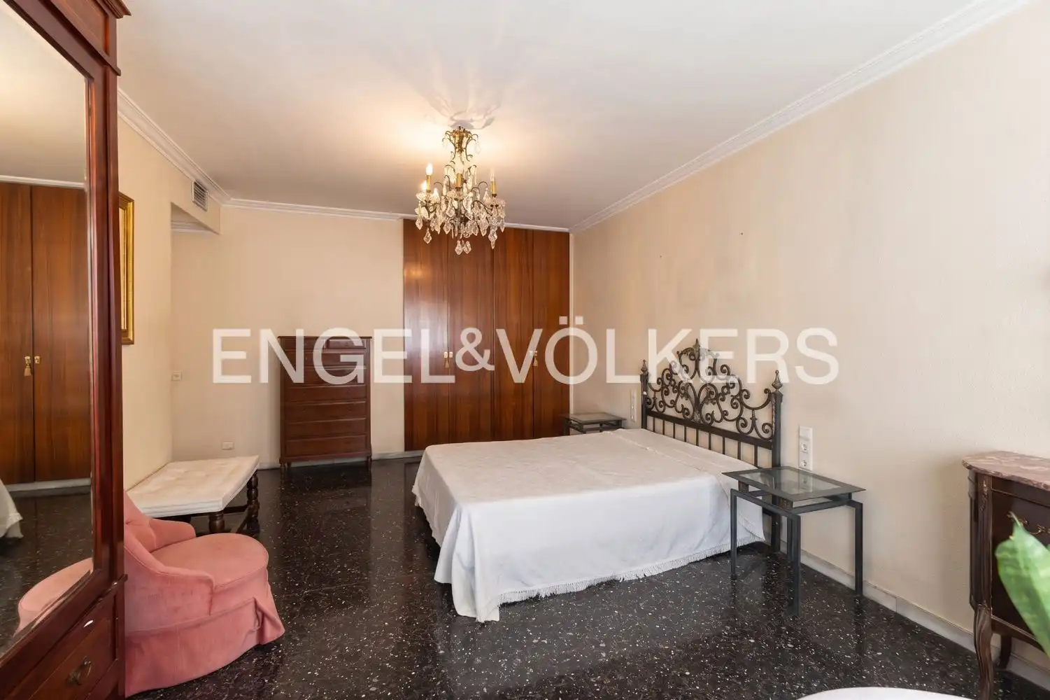 Bedroom of Flat for sale in Valencia  with Air Conditioner, Heating and Balcony