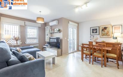 Living room of Flat for sale in  Granada Capital  with Air Conditioner, Heating and Terrace