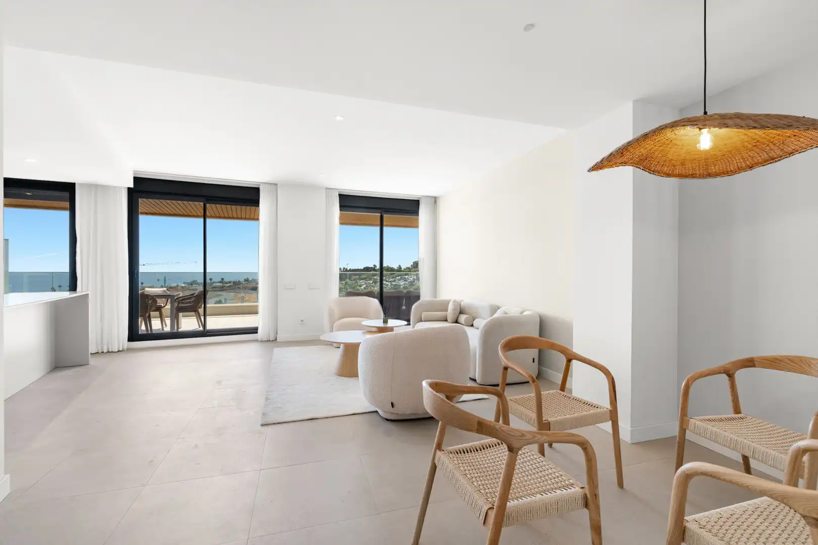 Apartamento con terraza en venta en Selwo, imagen 2