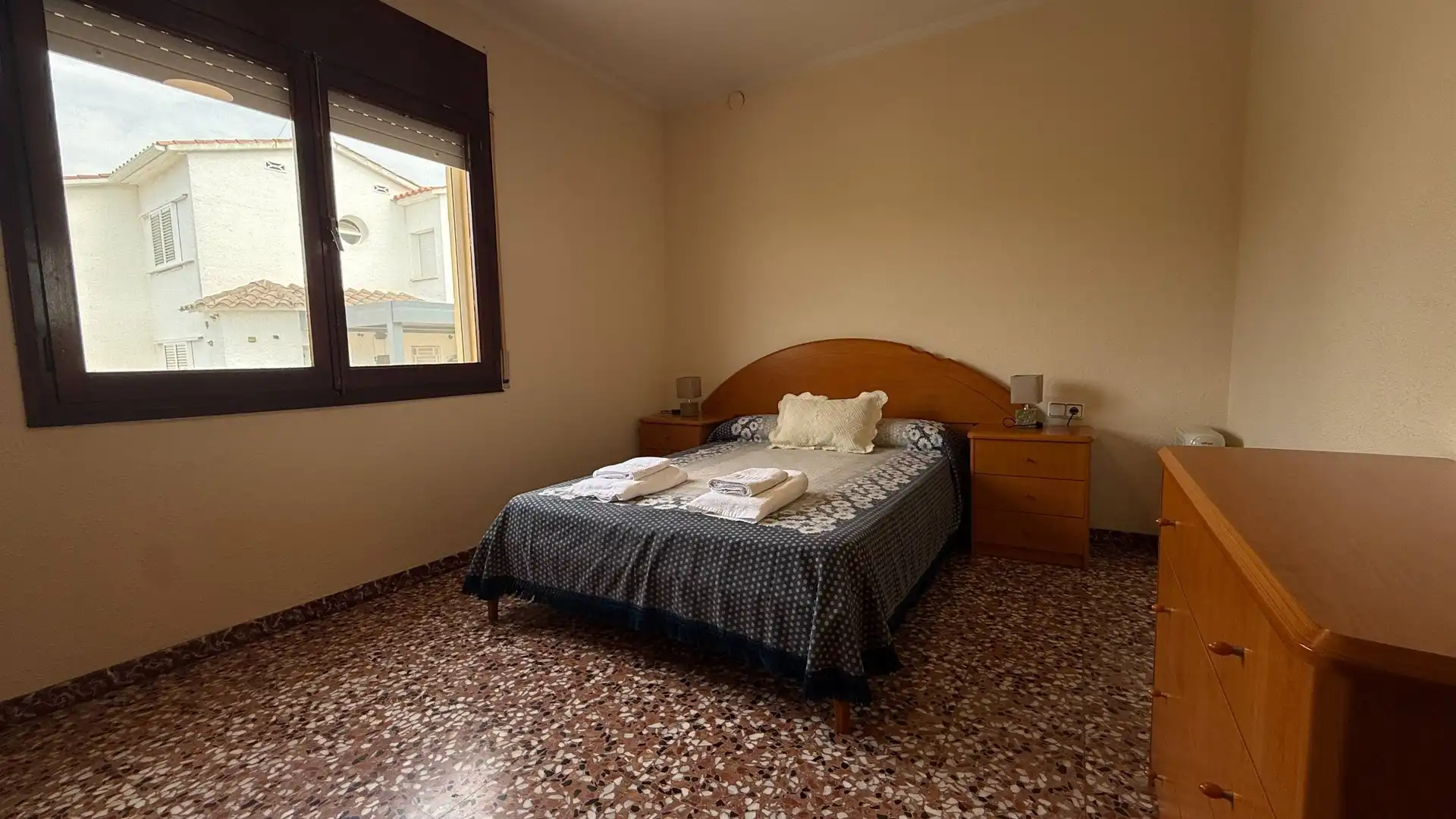 Dormitori de Casa o xalet en venda en Cunit amb Terrassa, Piscina i Moblat