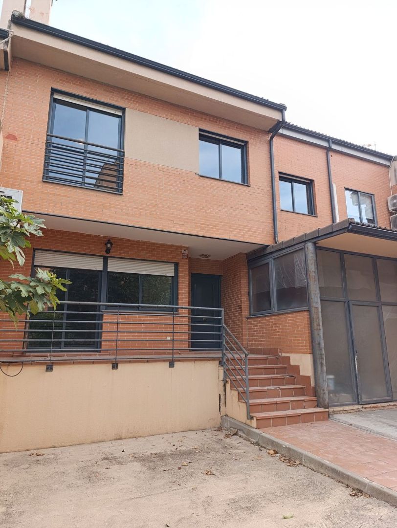 Vista exterior de Casa o chalet en venta en Ciudad Real Capital con Aire acondicionado, Calefacción y Parquet