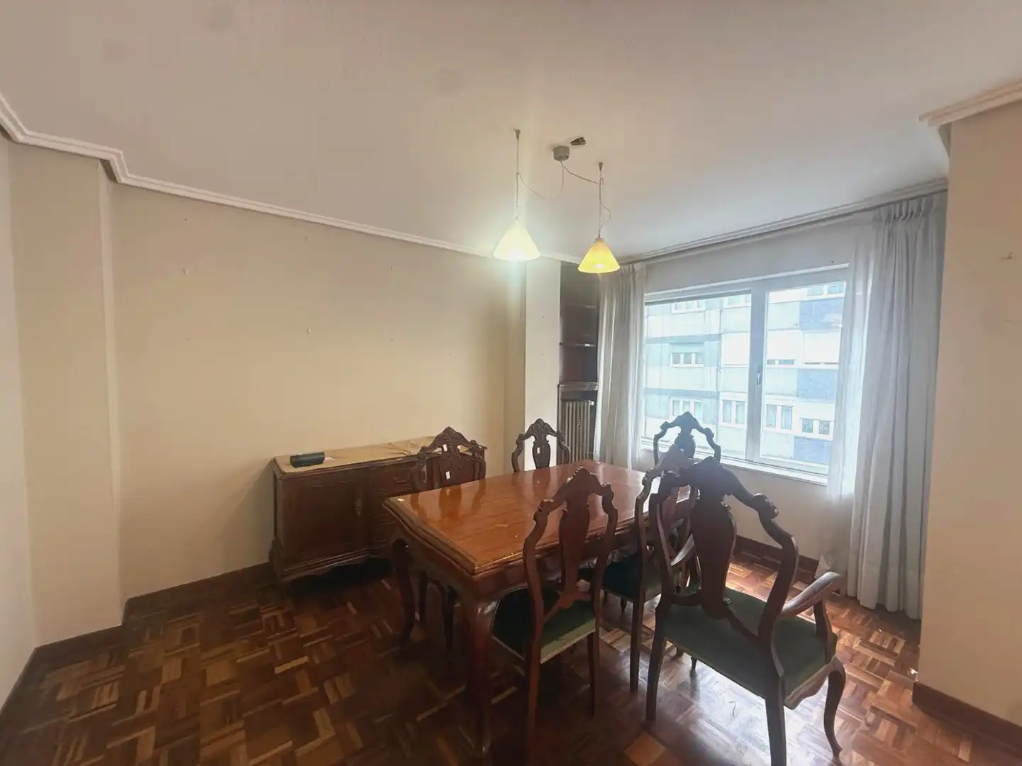 Comedor de Piso en venta en Avilés con Calefacción, Parquet y Terraza