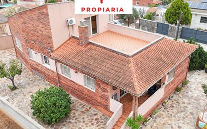 Vista exterior de Casa o xalet en venda en Sant Vicenç Dels Horts amb Aire condicionat