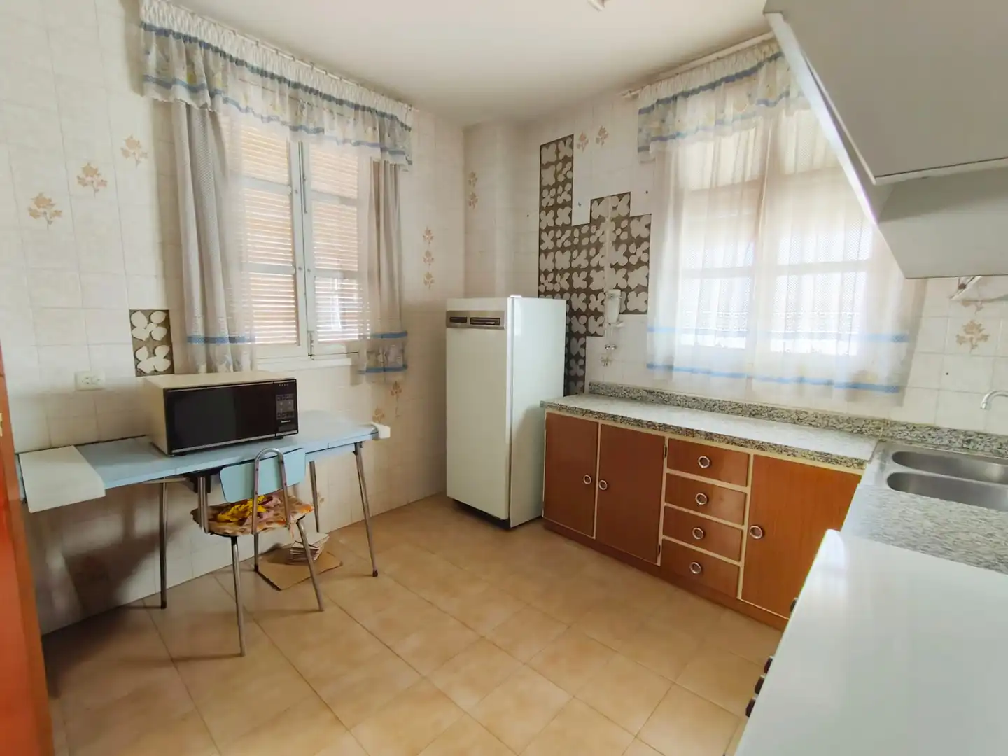 Cuina de Casa o xalet en venda en Guadix amb Terrassa, Moblat i Rentadora