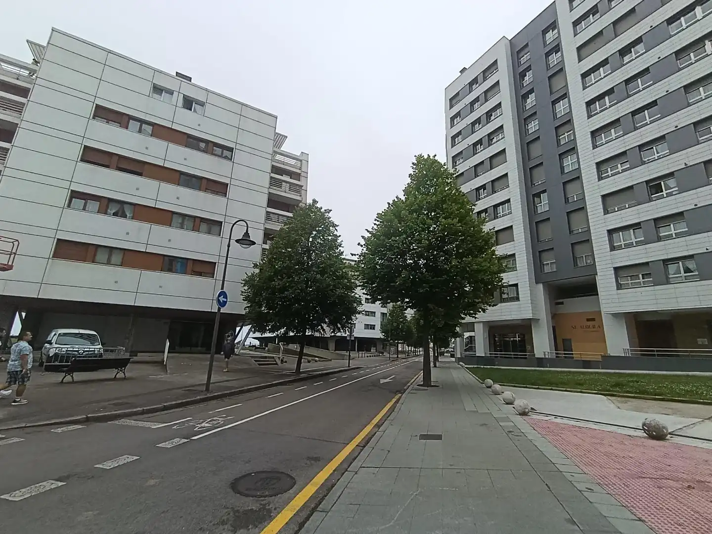 Vista exterior de Pis en venda en Gijón  amb Calefacció, Terrassa i Traster