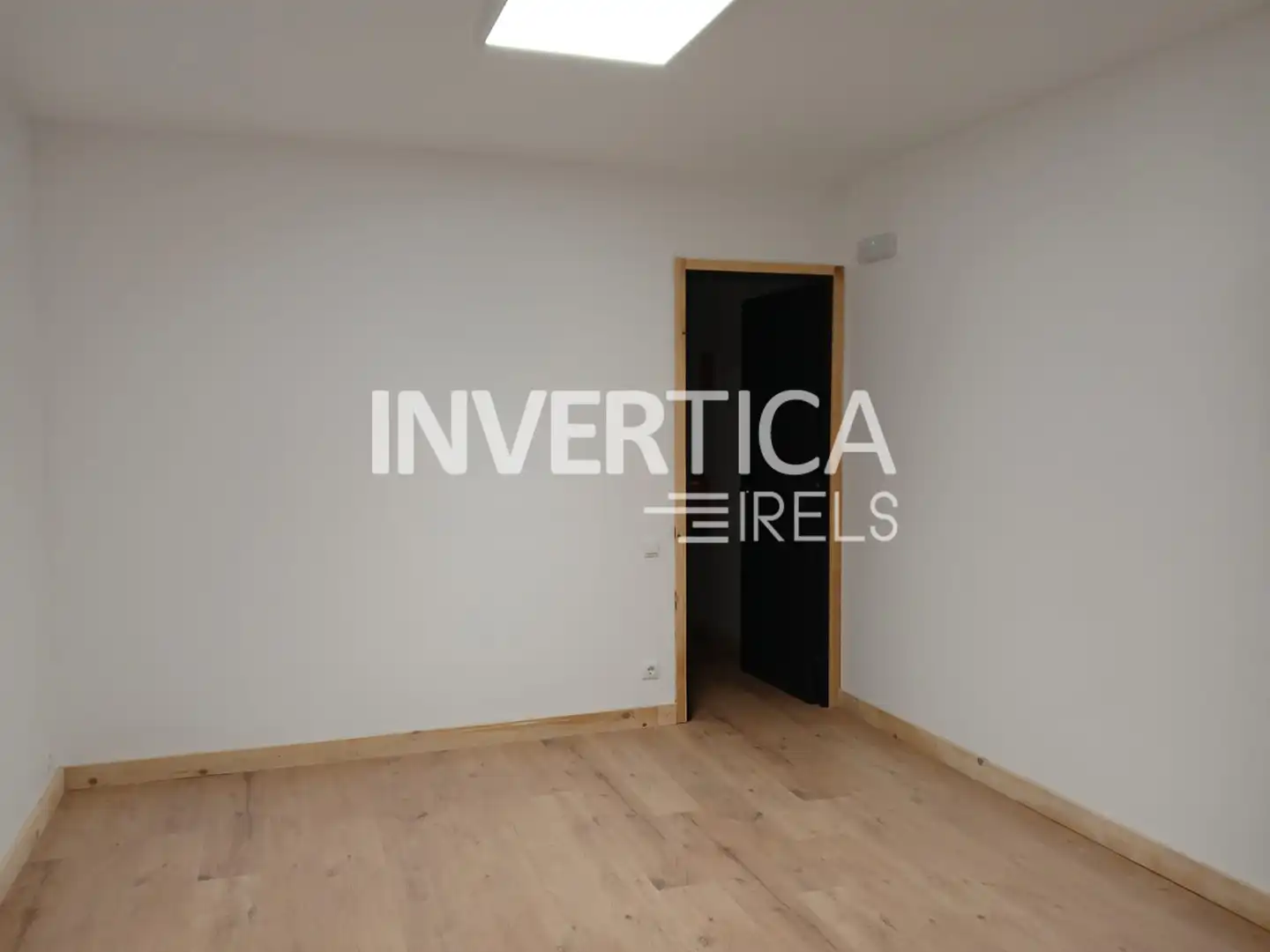 Habitación de Nave industrial de alquiler en Vallmoll con Calefacción y Alarma