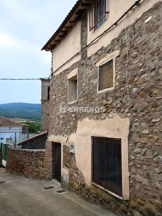 Houses for sale in HERAS, Ocón