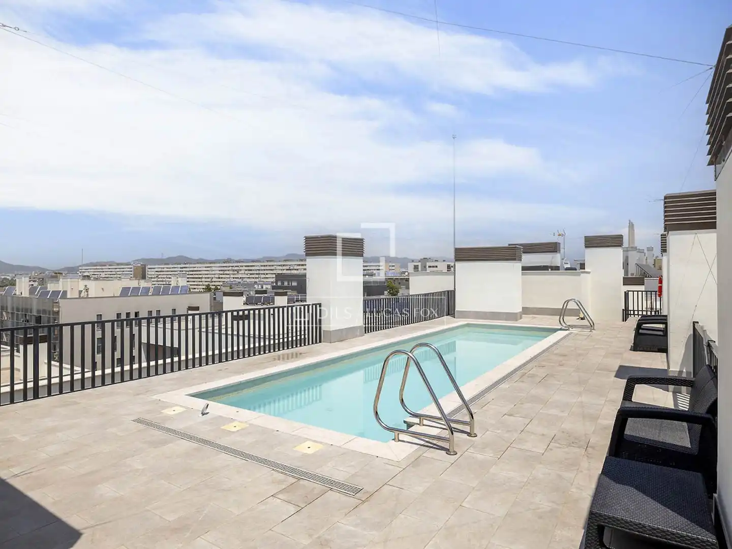 Schwimmbecken von Wohnung zur Miete in Sant Adrià de Besòs mit Klimaanlage, Heizung und Terrasse