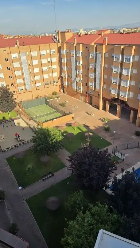 Vista exterior de Pis de lloguer en Alcorcón amb Traster, Piscina i Rentadora