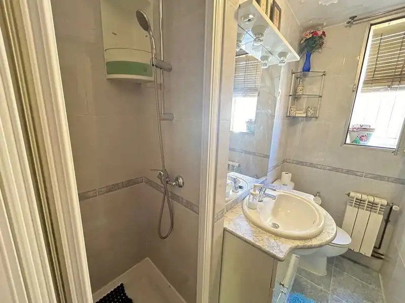 Baño de Piso de alquiler en Madrid con Aire acondicionado, Calefacción y Amueblado