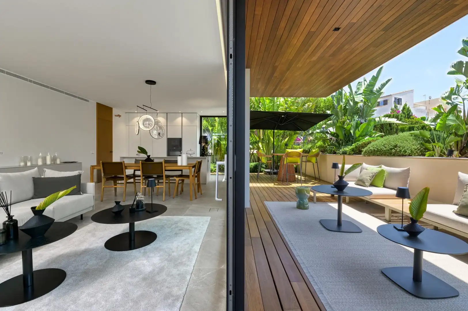 Terrasse von Erdgeschoss zum Verkauf in  Palma de Mallorca mit Klimaanlage, Heizung und Privatgarten