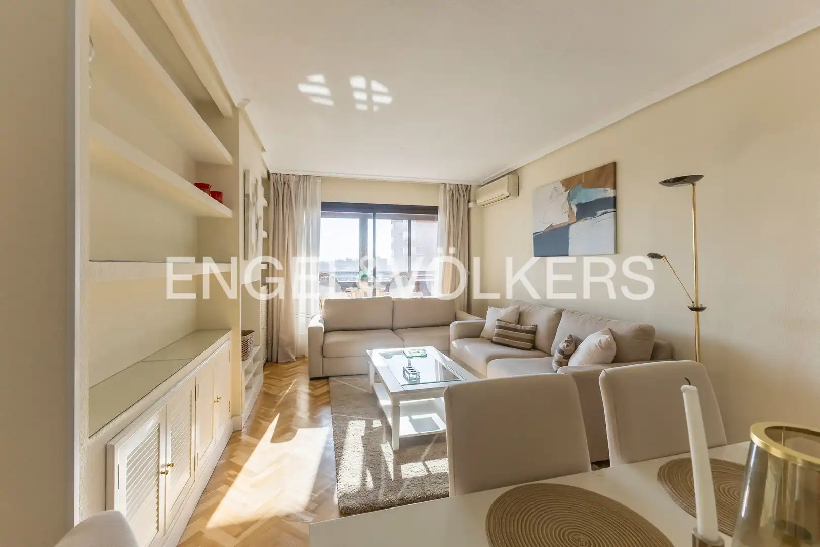 Sala de estar de Piso de alquiler en Madrid con Aire acondicionado, Calefacción y Jardín privado