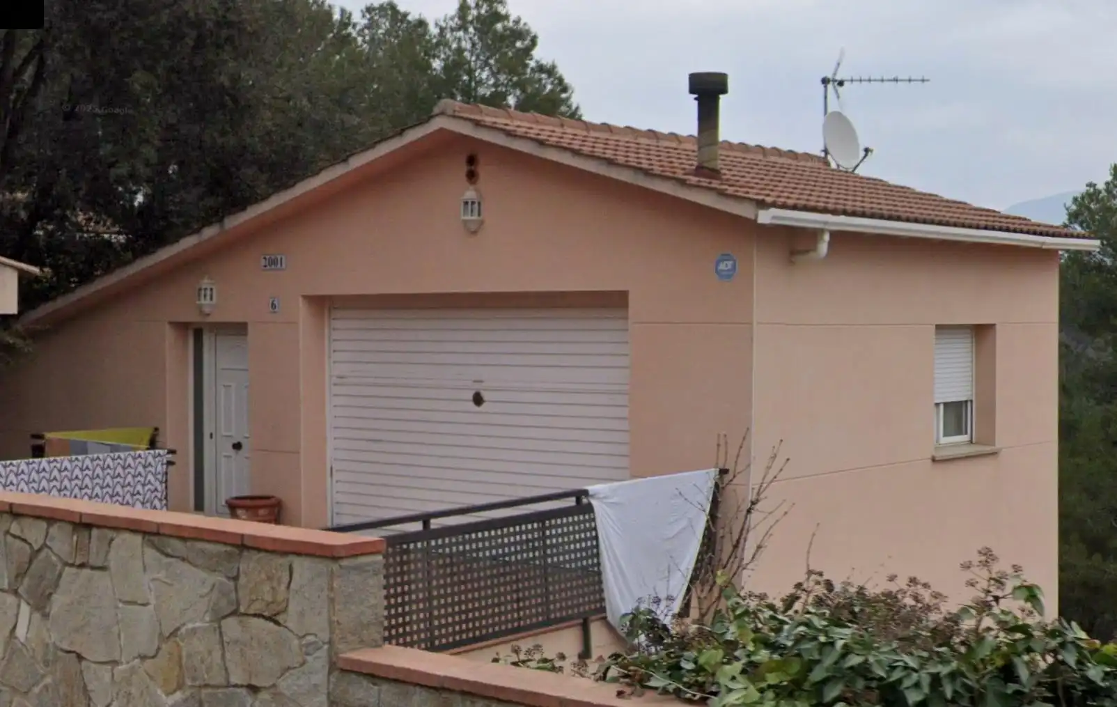 Vista exterior de Casa o chalet en venta en Esparreguera con Piscina
