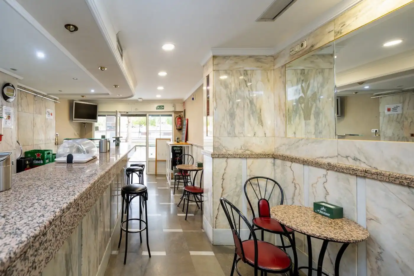 Local en venta en Granada con Aire acondicionado y Amueblado