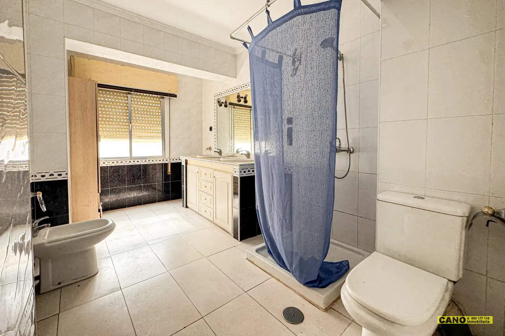 Badezimmer von Wohnung zum Verkauf in Almería