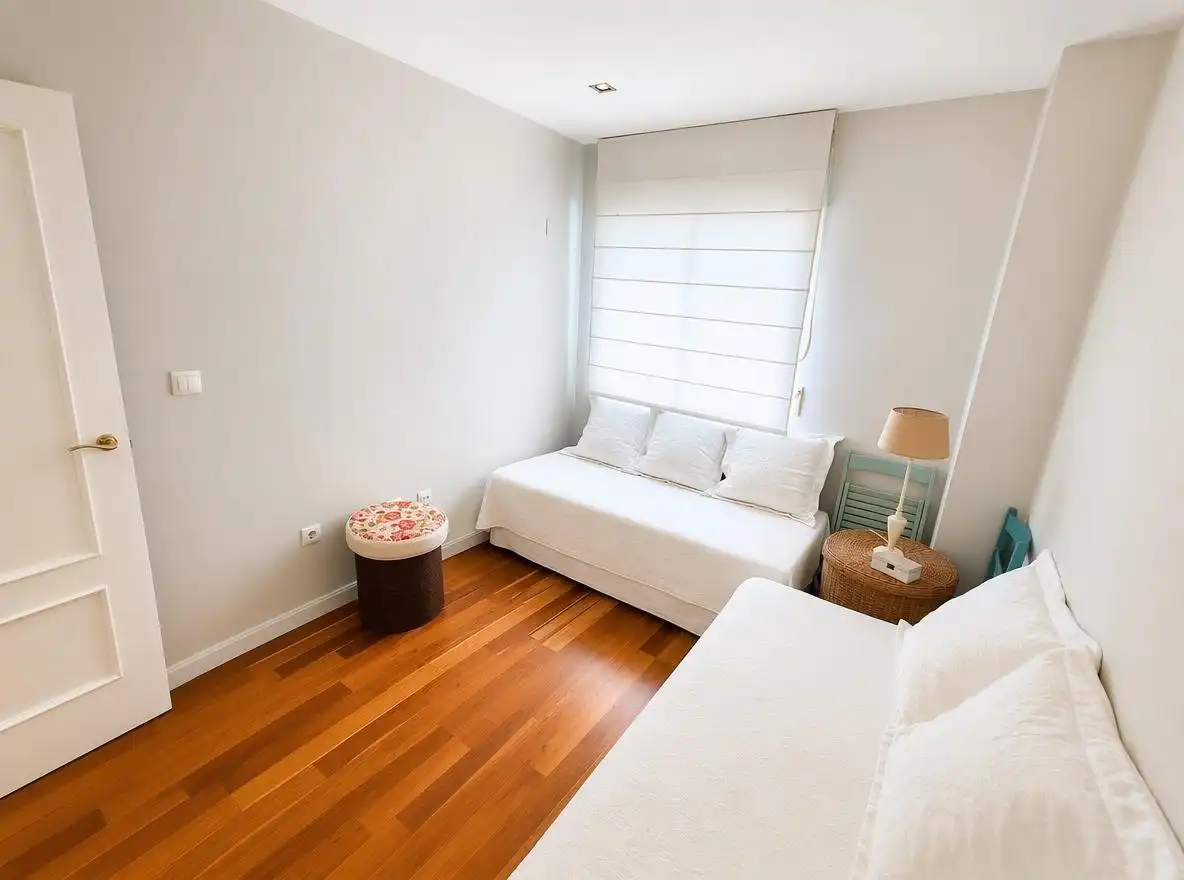Schlafzimmer von Wohnung zur Miete in Alicante / Alacant mit Parkett und Möbliert