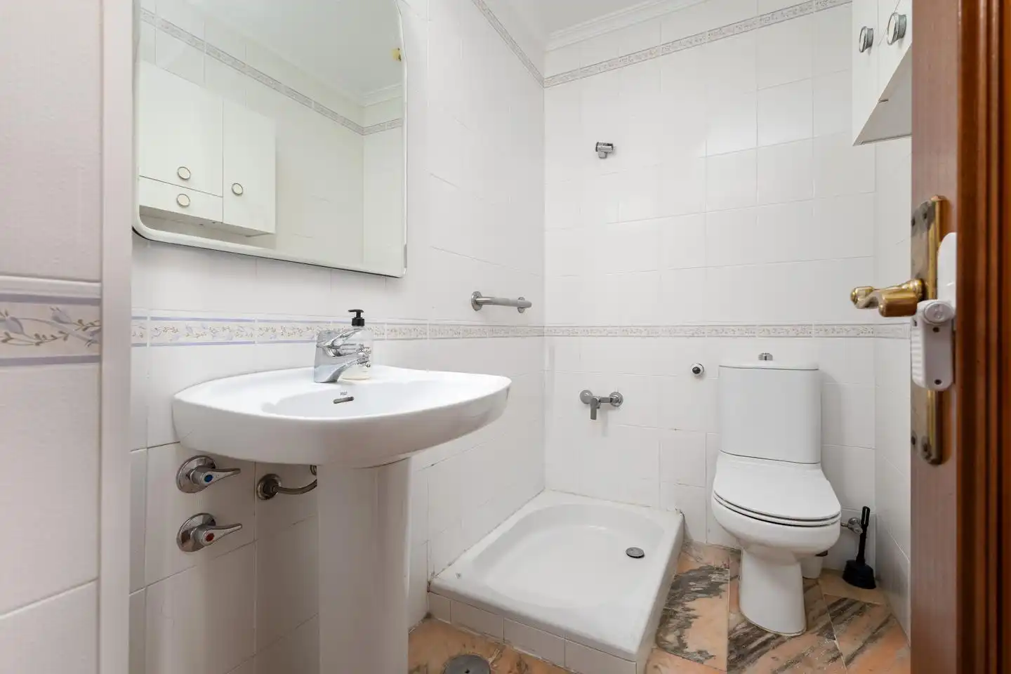 Bany de Casa o xalet en venda en Málaga amb Jardí privat, Terrassa i Piscina