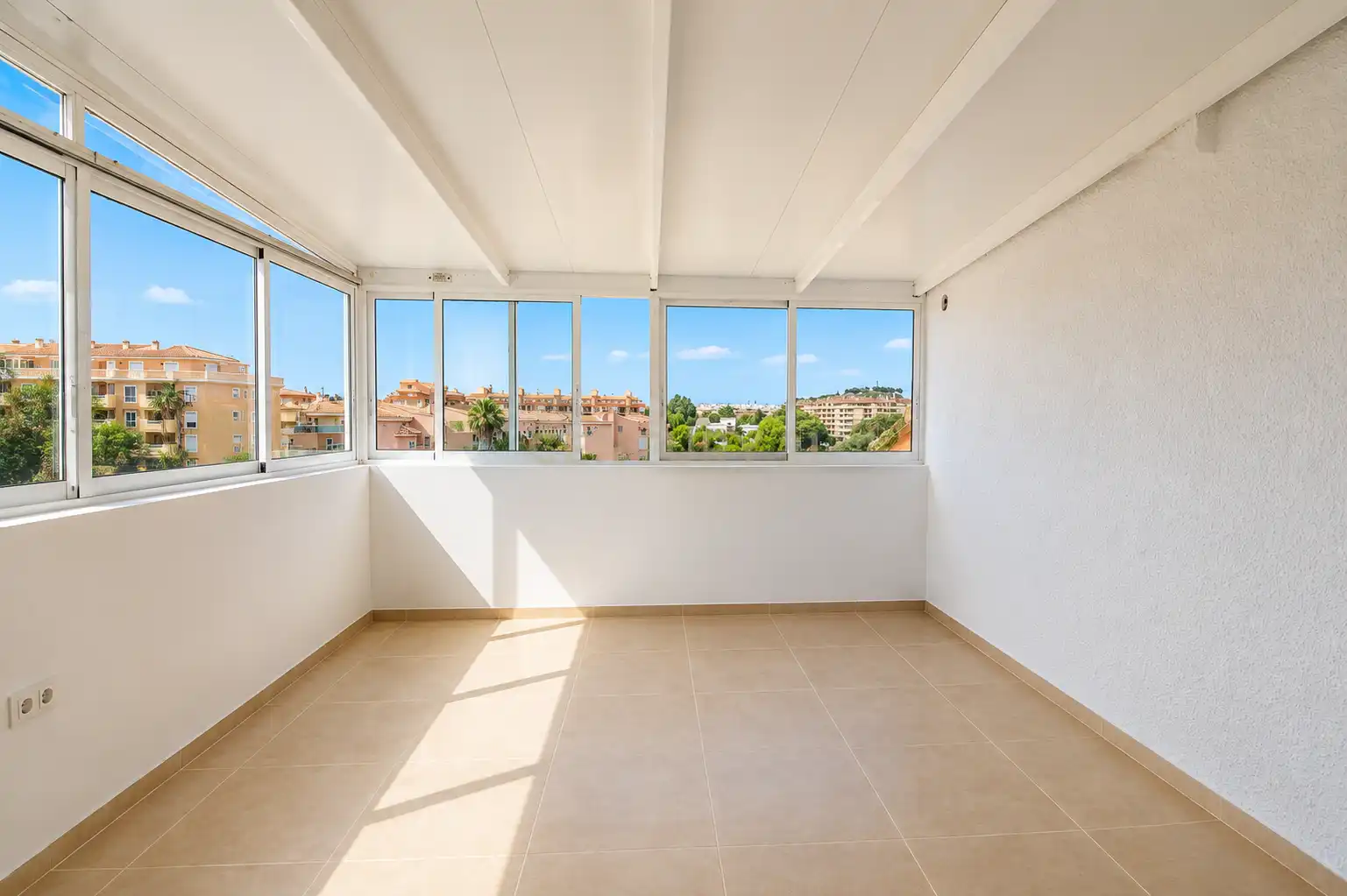 Terrasse von Wohnungen zum Verkauf in Dénia mit Klimaanlage, Ofen und Waschmaschine