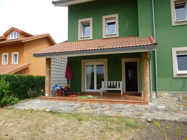 Casa-chalet en Venta en Las Chavolas en Piedras Blancas