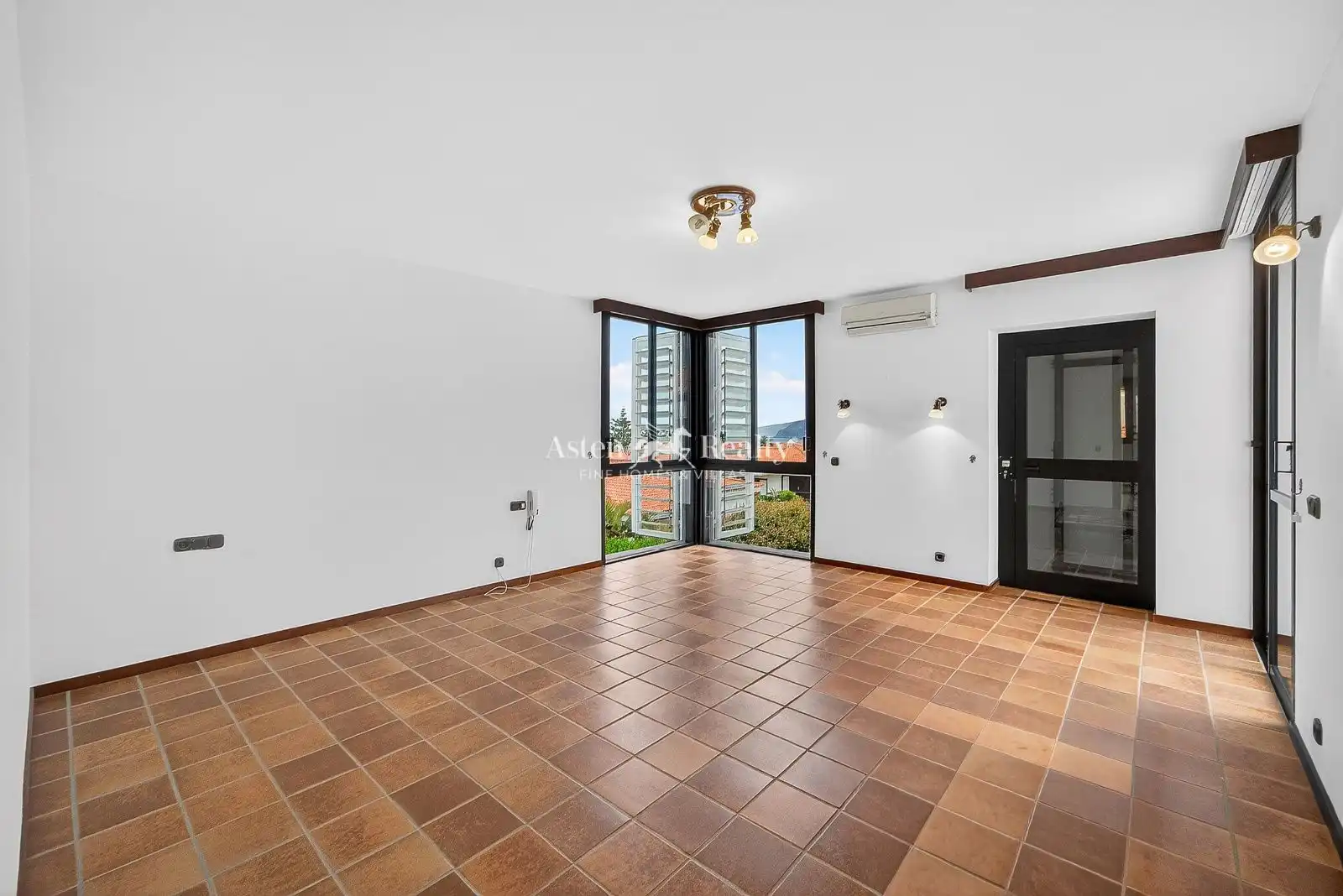 Sala d'estar de Casa o xalet en venda en Puerto de la Cruz amb Jardí privat, Terrassa i Traster