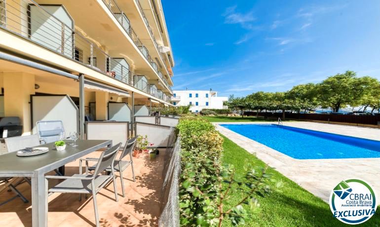 Garden of Flat for sale in Empuriabrava  with Air Conditioner, Heating and Terrace